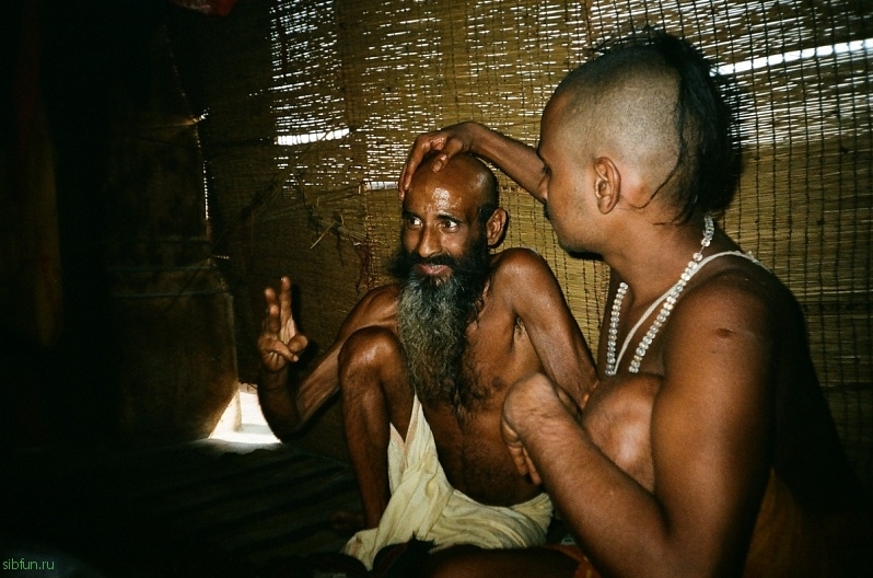 Агхори: религиозные трупоеды из Индии
