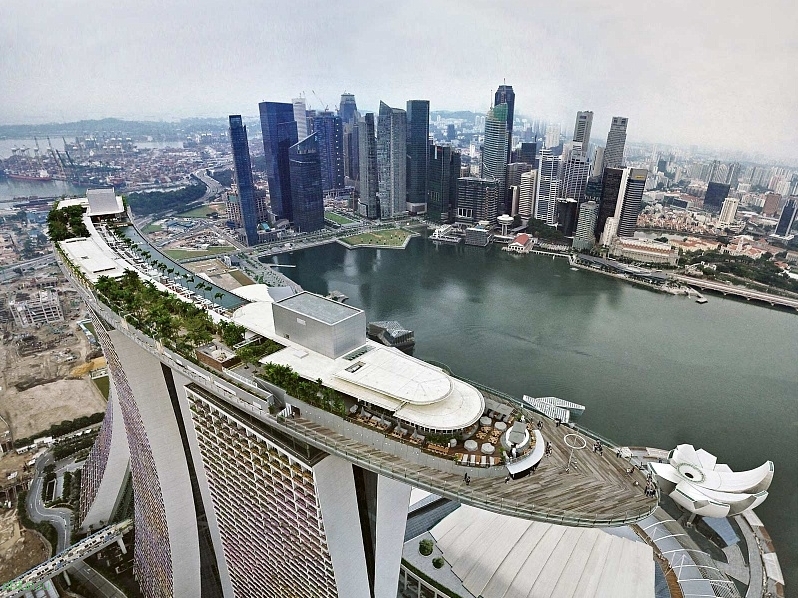 Роскошный мега-отель Marina Bay Sands в Сингапуре