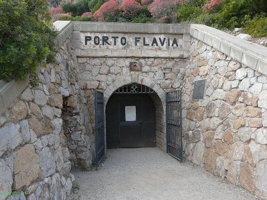 Гавань Порто–Флавия — главная достопримечательность города Иглезиас