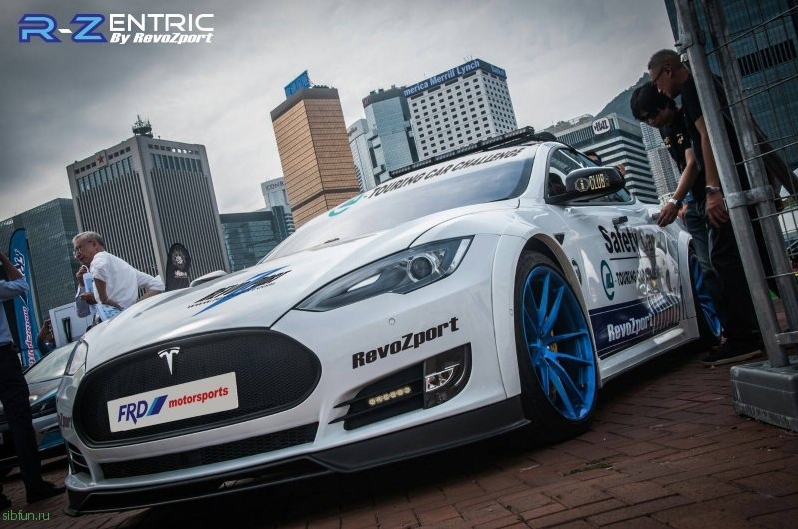 Tesla Model S в тюнинге RevoZport поучаствует в Formula E