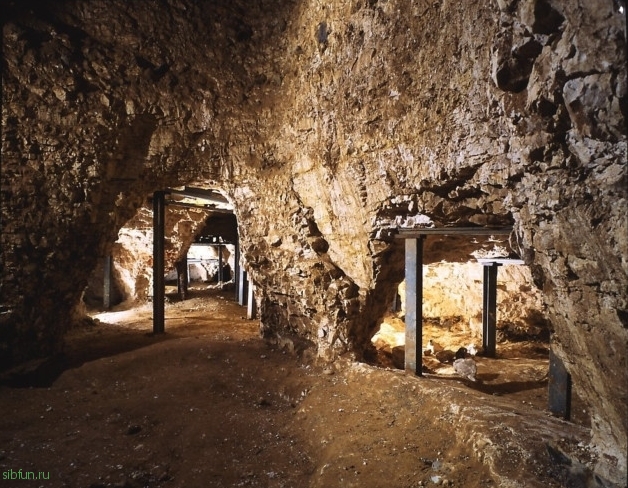 Древние вертикальные шахты по добыче кремния в Англии