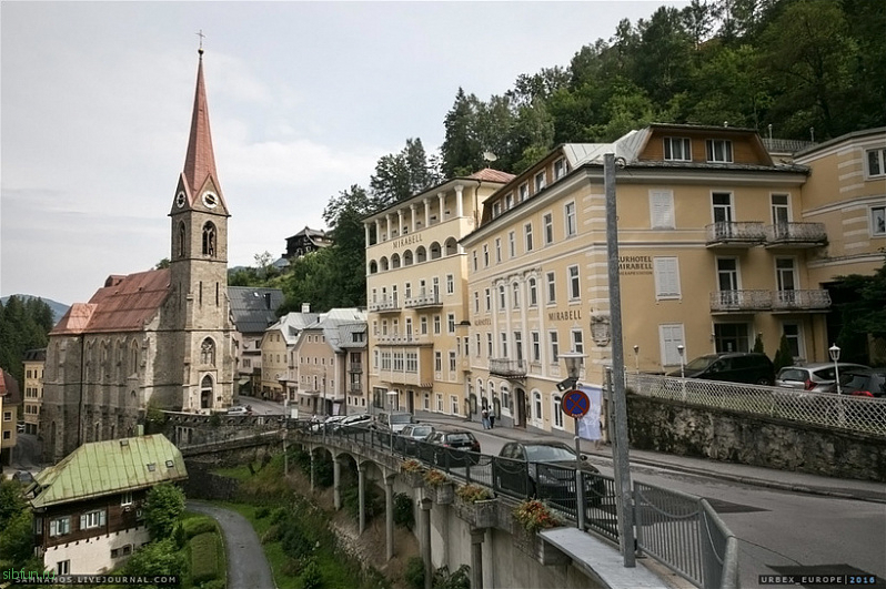 Заброшенный отель в Альпах, который поражает своей роскошью