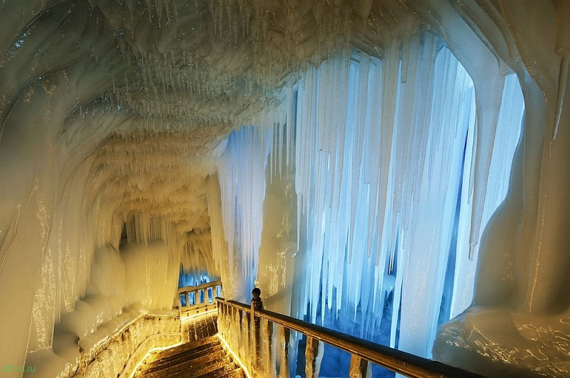 Нинву – уникальная ледяная пещера в Китае, которая не тает даже летом