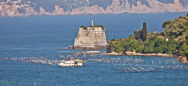 Уникальность башни Scola в провинции Ла-Специя в Италии
