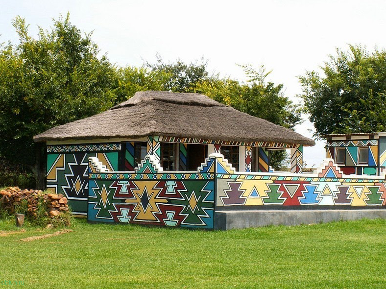 Красочные дома древнего африканского народа Ндебеле