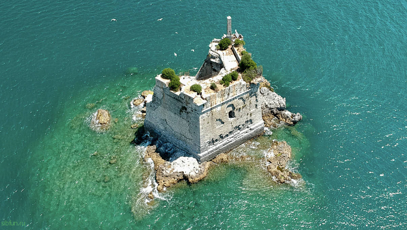 Уникальность башни Scola в провинции Ла-Специя в Италии