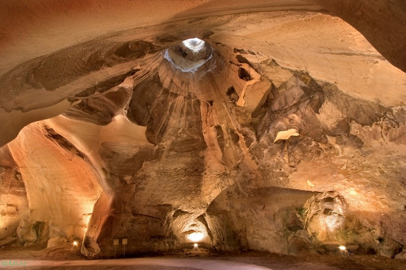 Огромная сеть меловых пещер в Национальном парке Бейт-Гуврин в Израиле