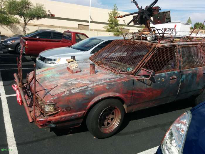 Машина из киноленты о зомби-апокалипсисе