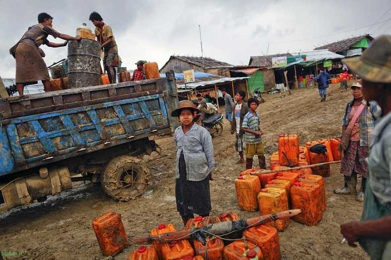 Кустарная добыча нефти в Мьянме