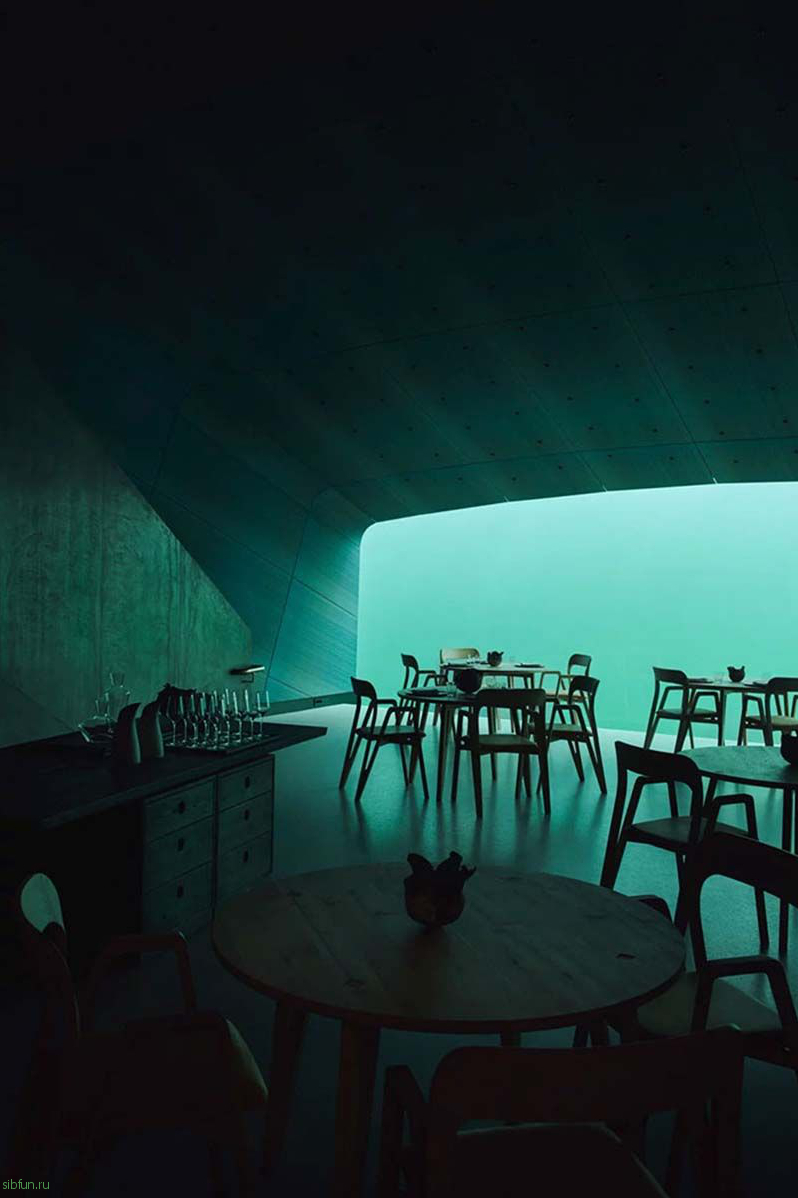 Экскурсия по крупнейшему в мире и первому в Европе подводному ресторану