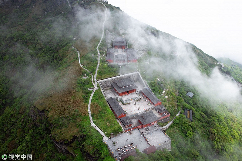 Удивительная гора Фаньцзиншань в провинции Гуйчжоу в Китае