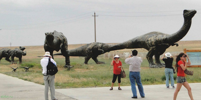 Город Эрэн-Хото во Внутренней Монголии - огромное кладбище динозавров