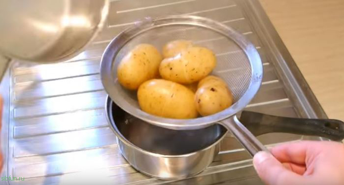 «Народный» способ быстрой очистки картофеля