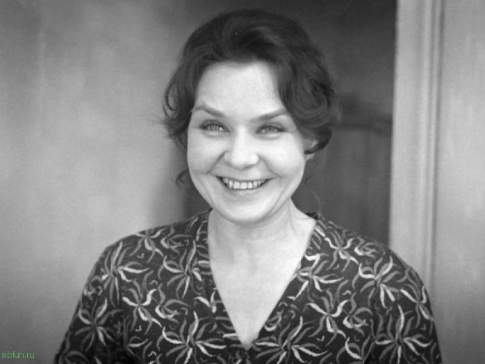 Актриса театра и кино Нина Ургант сегодня отмечает 90-летие
