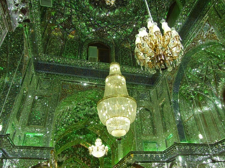 Зеркальная мечеть Шах-Черах в Иране | Зеркальный мавзолей —  фото и видео