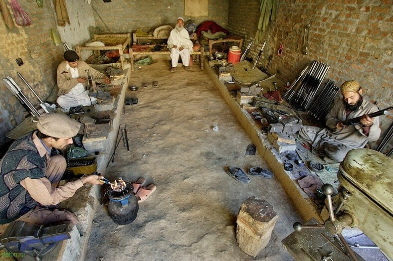 Дарра-Адам-Хель — деревня торговцев оружием в Пакистане | Darra Adam Khel