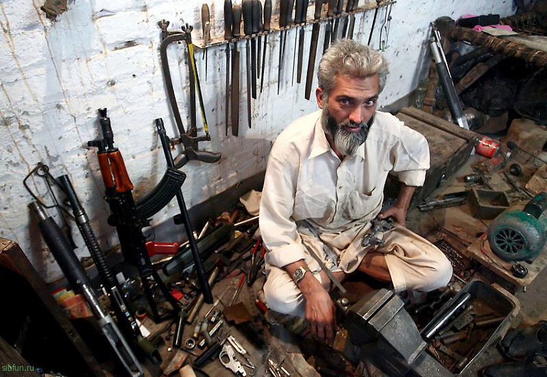 Дарра-Адам-Хель — деревня торговцев оружием в Пакистане | Darra Adam Khel