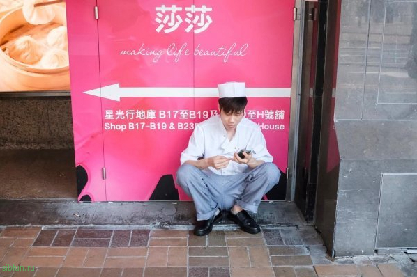 Забавные совпадения в объективе уличного фотографа из Гонконга Эдаса Вонга