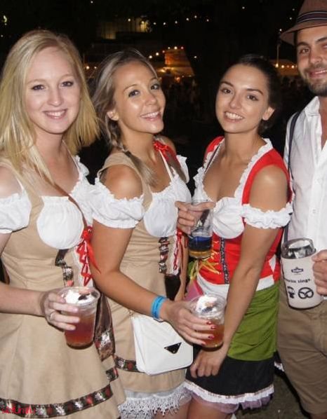 Пиво и девушки на фестивале Октоберфест-2015 