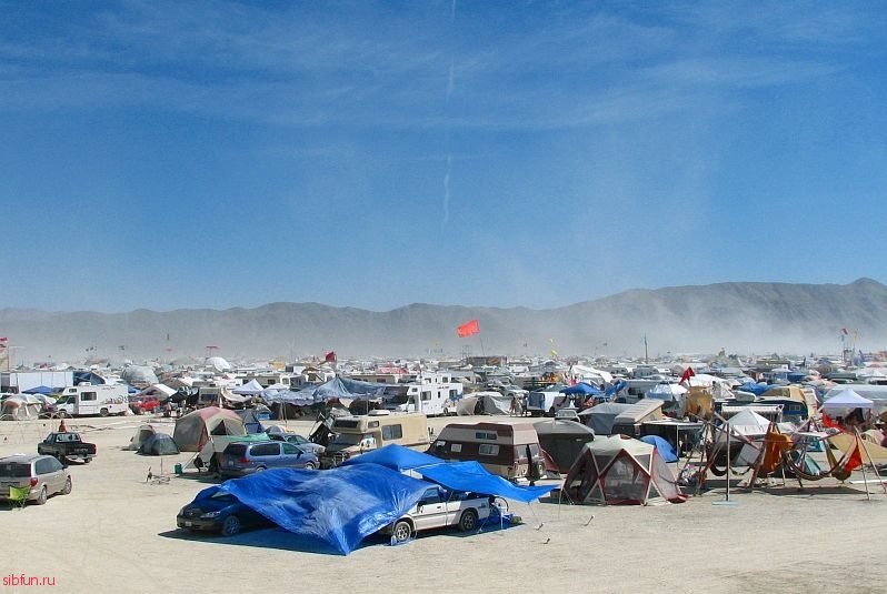 Отжечь в пустыне Невады на фестивале "Горящий человек"
