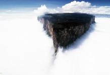 Уникальная гора Рорайма на стыке Бразилии, Венесуэлы и Гайаны