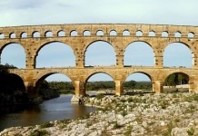 Высочайший древнеримский акведук Пон-дю-Гар