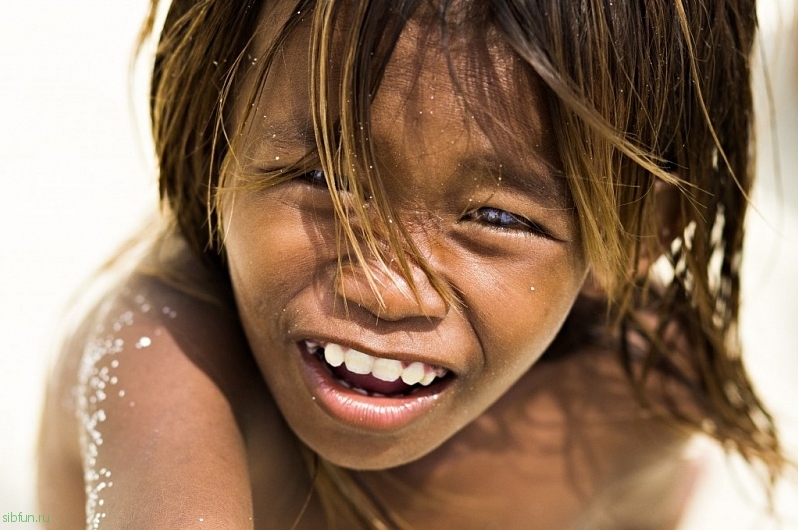 Морские цыгане: племя на Борнео живет в собственном маленьком раю