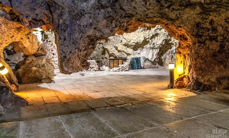 Пещерный клуб «Айяла» на Кубе