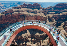 Необычная смотровая площадка Гранд-Каньон Скайволк