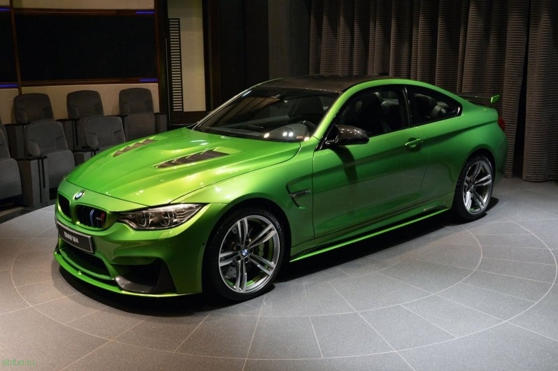 В Абу-даби представили 547-сильный BMW M4