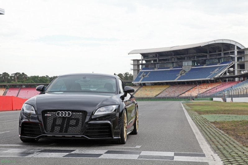 HPerformance представила 750-сильную Audi TT RS