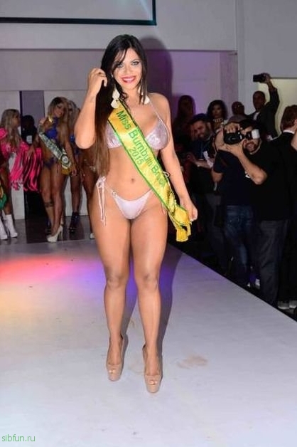 Победительница конкурса попок Miss Bumbum Brasil 2015 