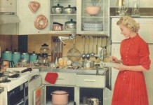 Выпущенное в 1950-м «Руководство для идеальных жен» сегодня кажется диким!