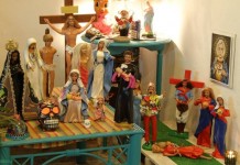 Барби – религия пластики. Аргентинские художники нарядили кукол в костюмы святых