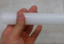 Берете свечу — и натираете ею межплиточные швы. Гениально!