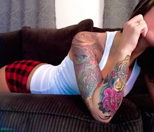 Девушки с татуировками 