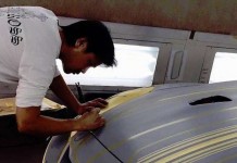 Невероятно сложный и трудоемкий процесс покраски одного автомобиля