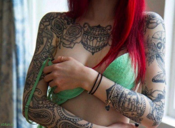 Соблазнительные девушки с татуировками 