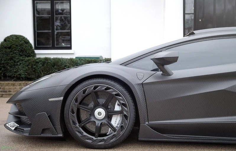 Эксклюзивный Lamborghini Aventador SV от Mansory