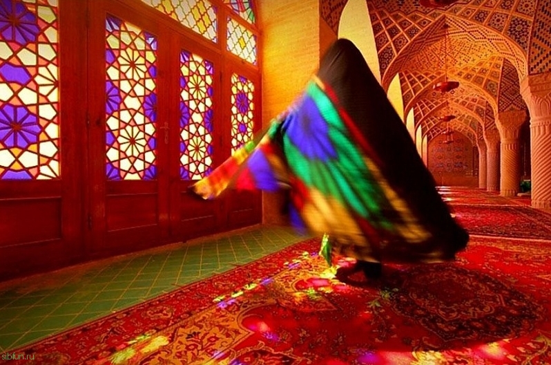 Радужная мечеть Насир аль-Мульк