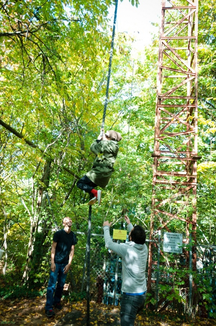 Итальянец создал настоящий парк аттракционов в лесу