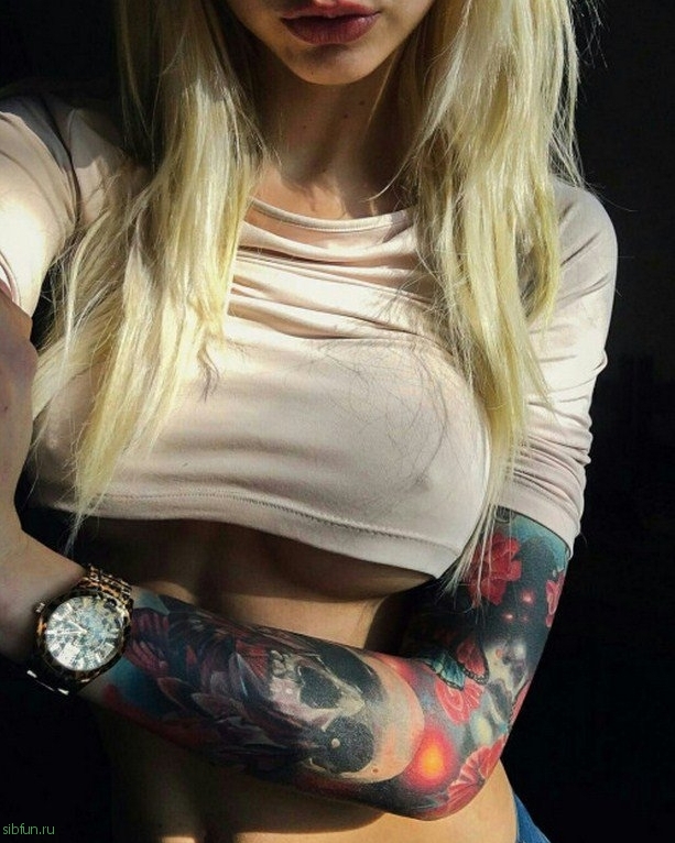 Горячие девушки с татуировками