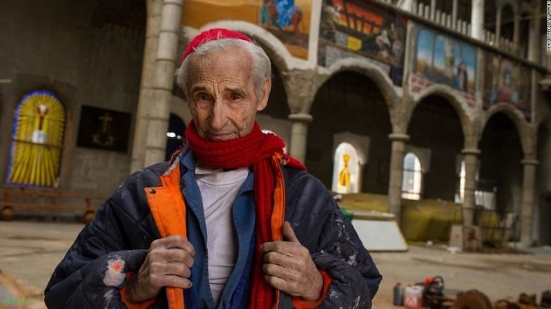 88-летний пенсионер уже более 50 лет строит храм своими руками