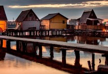 Необычная плавучая деревня в Венгрии