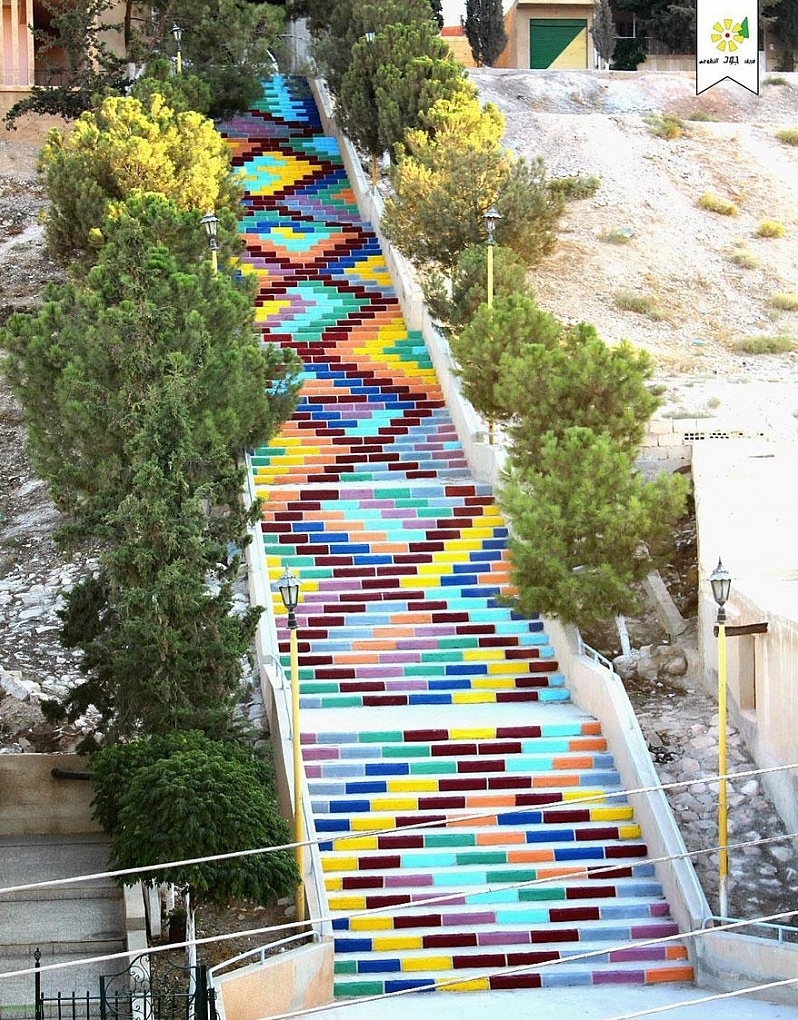 15 красочных лестниц в стиле Street-Art