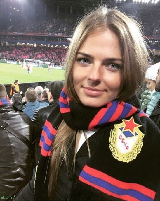 Самые красивые болельщицы российского футбола 