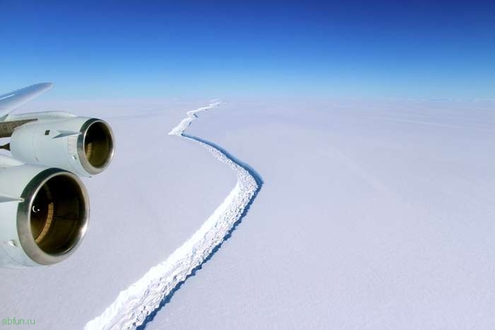 От Антарктиды отколется громадный айсберг