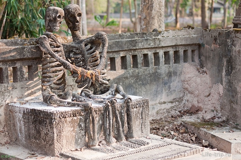 Сала Кеоку — парк гигантских скульптур в Таиланде
