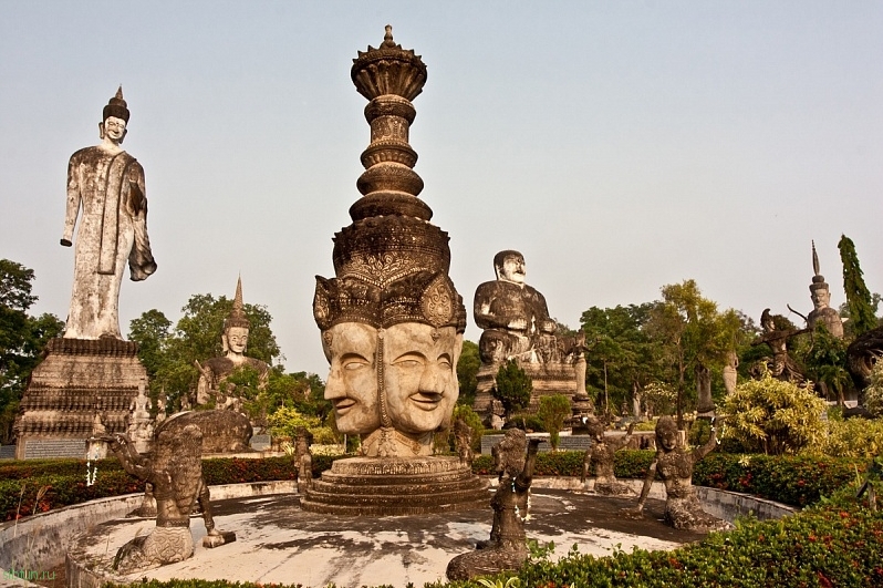 Сала Кеоку — парк гигантских скульптур в Таиланде