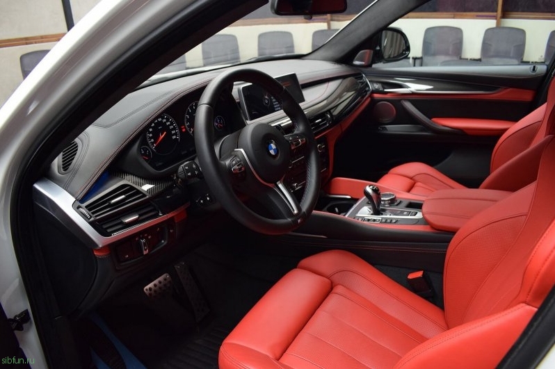 В Абу-Даби представили уникальный BMW X6M